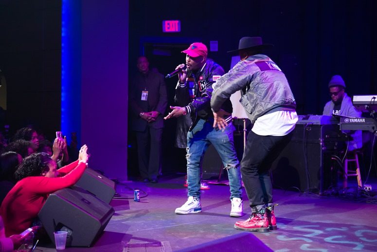 The CrossRhodes (aka Raheem DeVaughn and Wes Felton) take fans down memory lane with classics. Photo Credit: Tony Mobley for The LoveLife Foundation