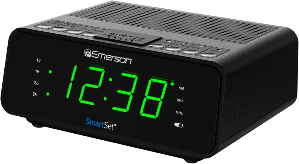 Emerson SmartSet Dual Alarm Clock Radio with AM/FM Radio, Dimmer, Sleep Timer and .9 LED Display, CKS1900