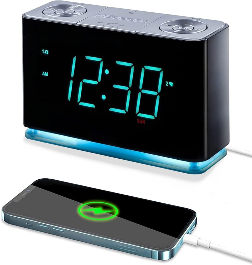 Emerson SmartSet Dual Alarm Clock Radio with Bluetooth Speaker, Charging Station/Phone Chargers with USB port for iPhone/iPad/iPod/Android and Tablets, ER100301