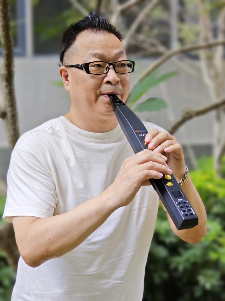 INGPARTNER i8 Digital Wind Instrument, Portable Electronic Wind Instrument with 89 Tones, 12Keys, 5Pitches, 10Reverb, 7Blowing, 10Volume, 2Mouthpieces, USB C Rechargeable 2400mA Lithium Battery, Black