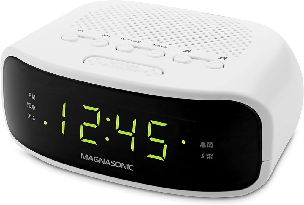 Magnasonic Digital AM/FM Clock Radio with Battery Backup, Dual Alarm, Sleep  Snooze Functions, Display Dimming Option,White (EAAC201)