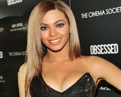 Beyonce Signs For 09′ Essence Fest, Plots Holiday Performance With Solange