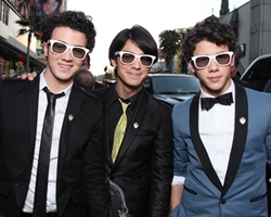 Jonas Brothers with Jordin Sparks Unveil World Tour Dates !