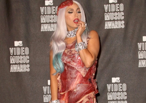Lady Gaga recollects her 'thrilling' controversial meat dress |  Radioandmusic.com