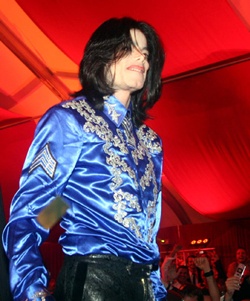 Michael Jackson Celebrates Quiet 50th Birthday, Says “The Best Is Yet To Come”
