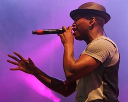 Ne-Yo Issues ‘Slap’ Warning To Young Berg, Says Chris Brown Stinks ! (Video)