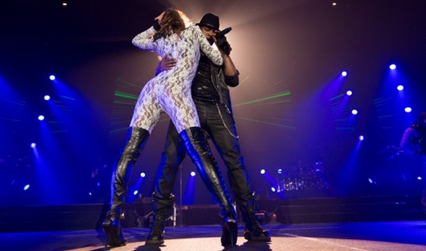 Ne-Yo Kicks Off European Tour With a Bang - Page 9 of 15 - Singersroom.com