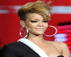Rihanna: I Keep Very, Very Good People Around Me