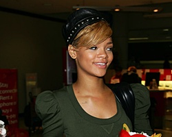Rihanna Tells X Factor ‘Take A Bow’!