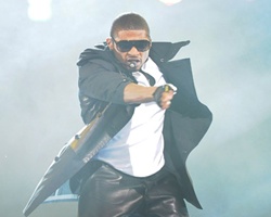 Updated: It’s Another Baby Boy: Usher Welcomes Second Child!