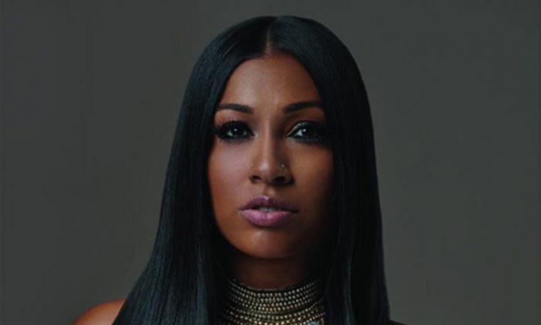 Melanie Fiona - Singersroom.com