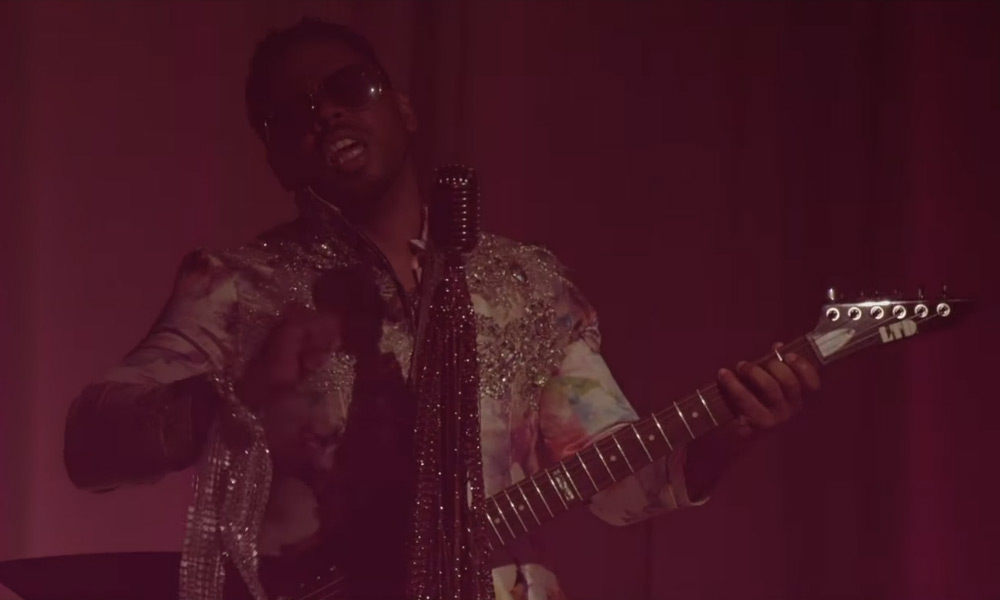 Bobby V Gives Us a Little Prince in “Love Me Slow” Video