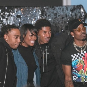 Hamilton Park Host Video Viewing Party & Unplugged Performance