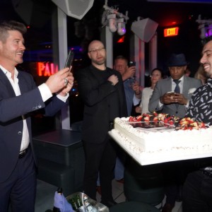 Robin Thicke Performs at APEX Social Club at PALMS Casino Resort in Las Vegas to Kick Off NYE Weekend