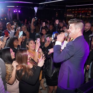 Robin Thicke Performs at APEX Social Club at PALMS Casino Resort in Las Vegas to Kick Off NYE Weekend