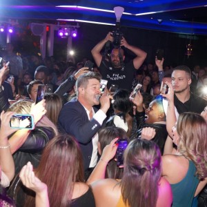 Robin Thicke Performs at APEX Social Club at PALMS Casino Resort in Las Vegas to Kick Off NYE Weekend