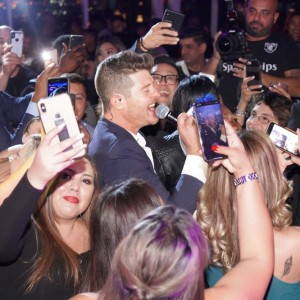 Robin Thicke Performs at APEX Social Club at PALMS Casino Resort in Las Vegas to Kick Off NYE Weekend