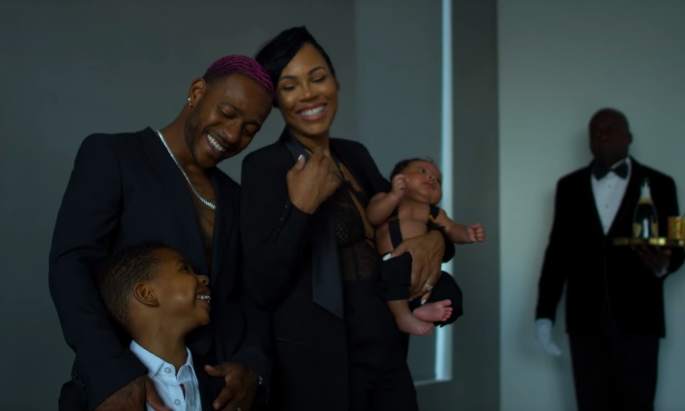 Videos: Eric Bellinger Hangs With ‘Delicious AF’ Women, ‘Ball’ With Family & ‘Tapped in’ Space