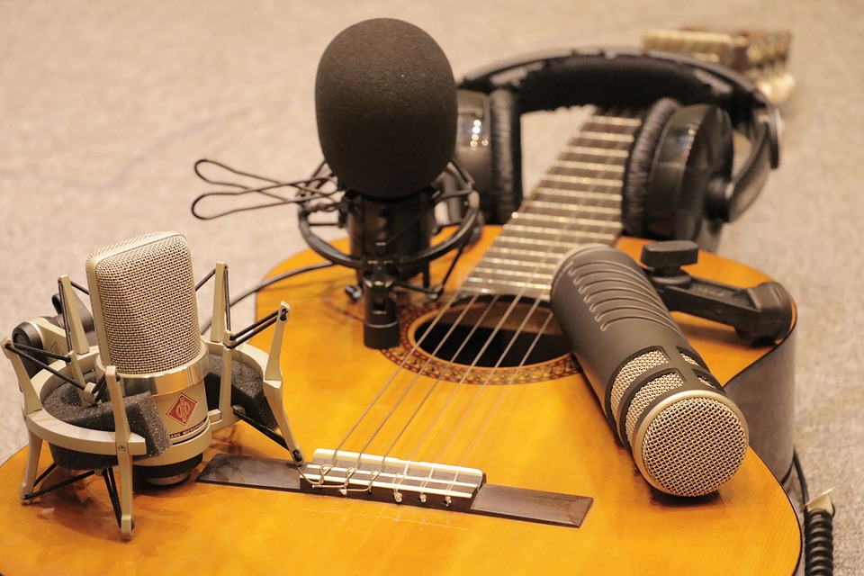 Types of Karaoke Microphones