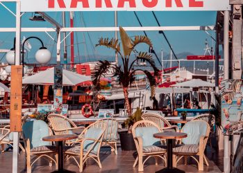 27 Best 80s Karaoke Songs to Wow Your Audience