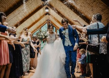 20 Best Unity Candle and Sand Ceremony Songs for Weddings