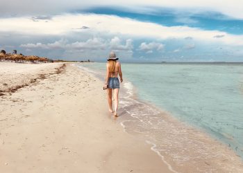 20 Country Songs About the Beach