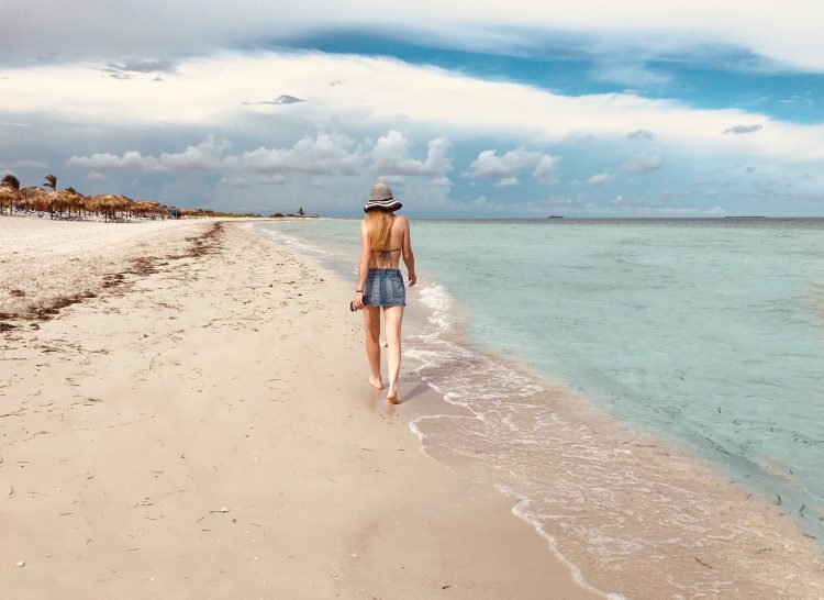 20 Country Songs About the Beach