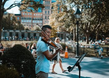 20 Pop Songs with Violins