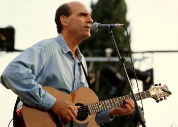 10 Best James Taylor Songs Of All Time