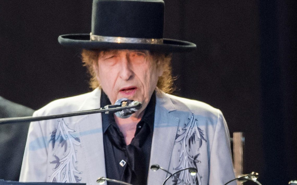 10 Best Bob Dylan Songs of All Time - Singersroom.com