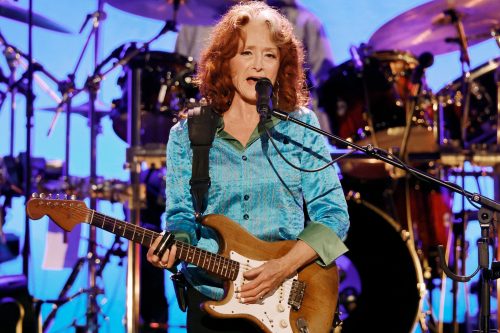 10 Best Bonnie Raitt Songs Of All Time - Singersroom.com