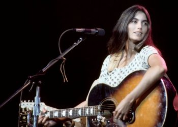 10 Best Emmylou Harris Songs of All Time