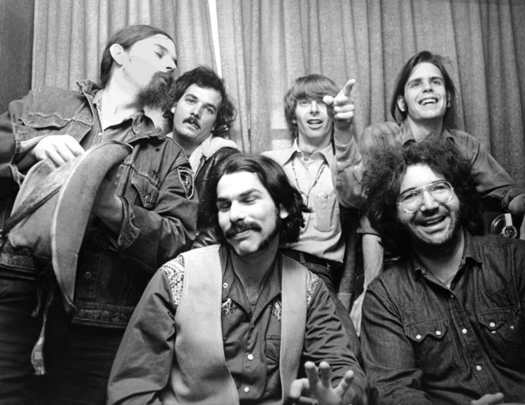 20 Best Grateful Dead Songs of All Time - Singersroom.com