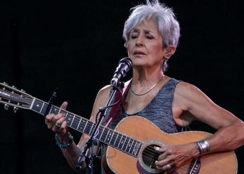 10 Best Joan Baez Songs of All Time