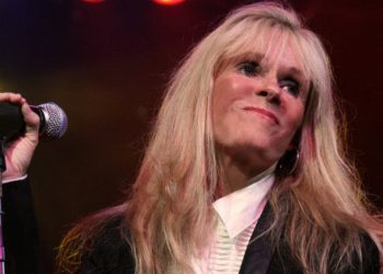 10 Best Kim Carnes Songs of All Time