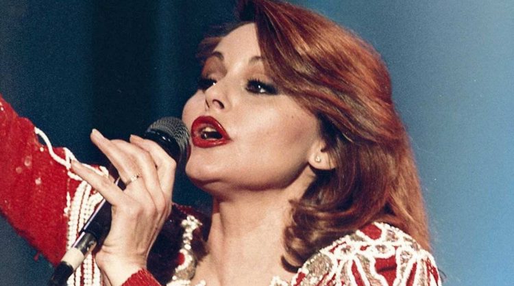 10 Best Rocío Dúrcal Songs of All Time