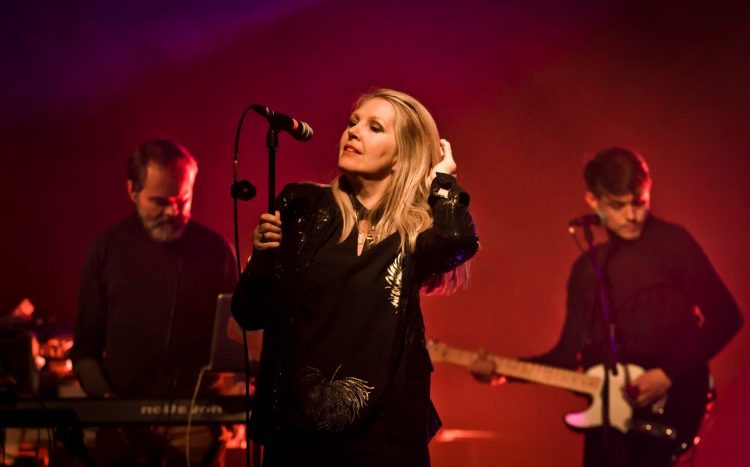 10 Best Saint Etienne Songs of All Time
