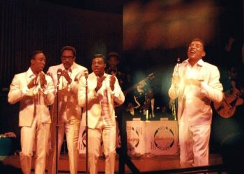 10 Best Smokey Robinson & the Miracles Songs of All Time