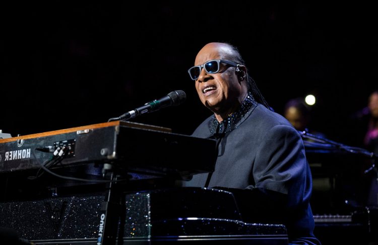 20 Best Stevie Wonder Songs Of All Time - Singersroom.com