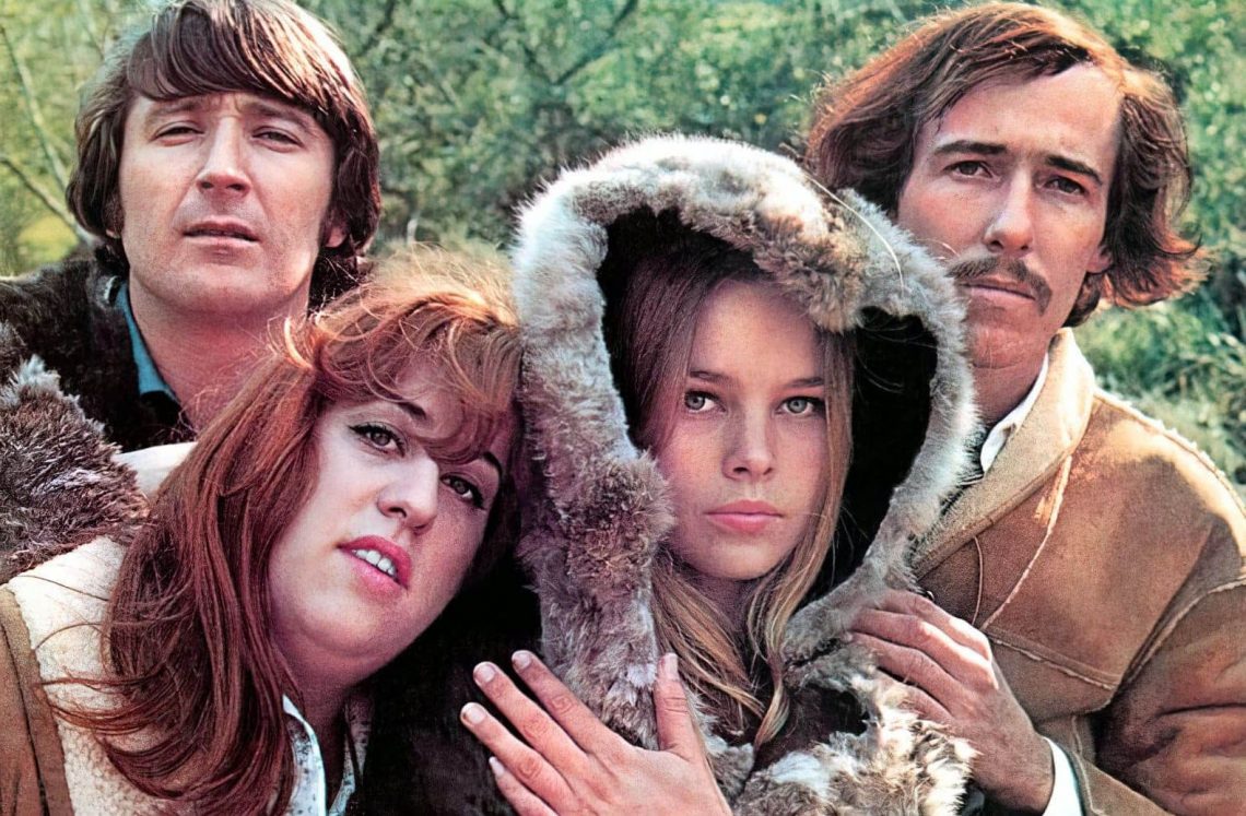 10 Best The Mamas And The Papas Songs Of All Time - Singersroom.com