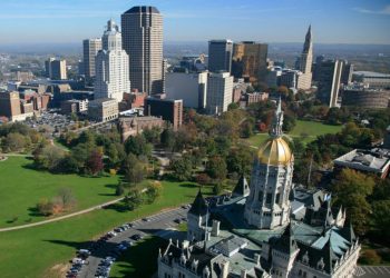 20 Famous Singers from Connecticut