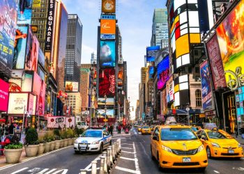 20 Famous Singers from New York