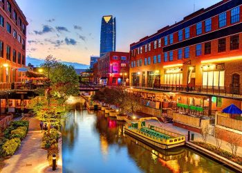 20 Famous Singers from Oklahoma