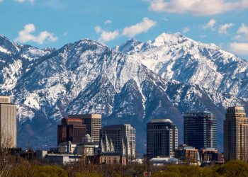 20 Famous Singers from Utah