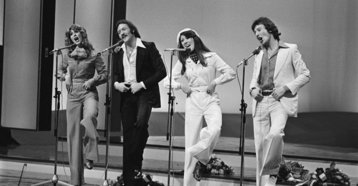 100 from 1976 - Singersroom.com