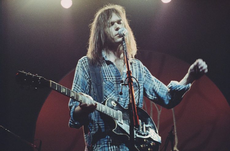 10 Best Neil Young Songs of All Time - Singersroom.com