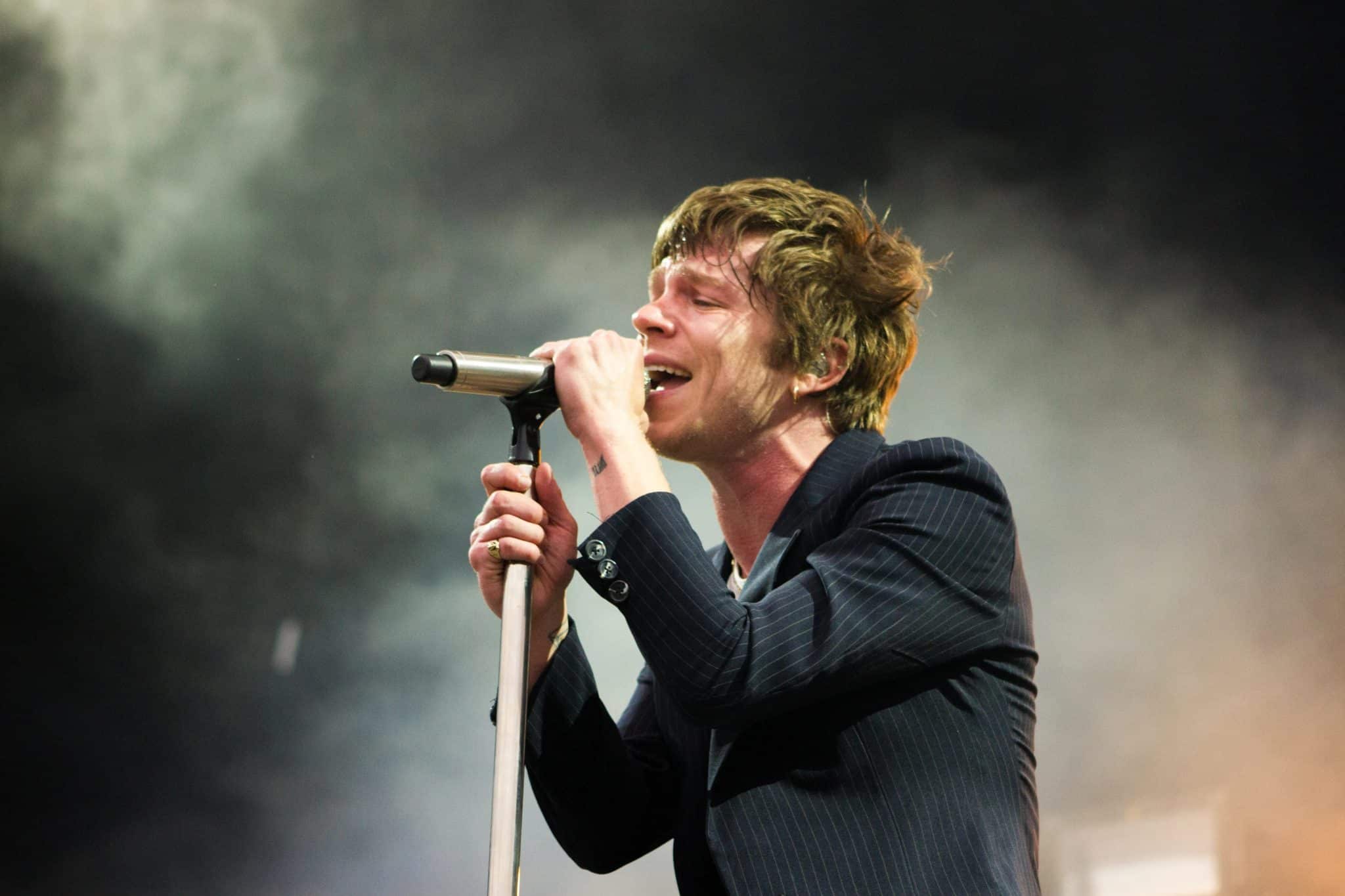 10 Best Cage The Elephant Songs Of All Time Singersroom