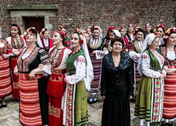 10 Best Le Mystere Des Voix Bulgares Songs of All Time