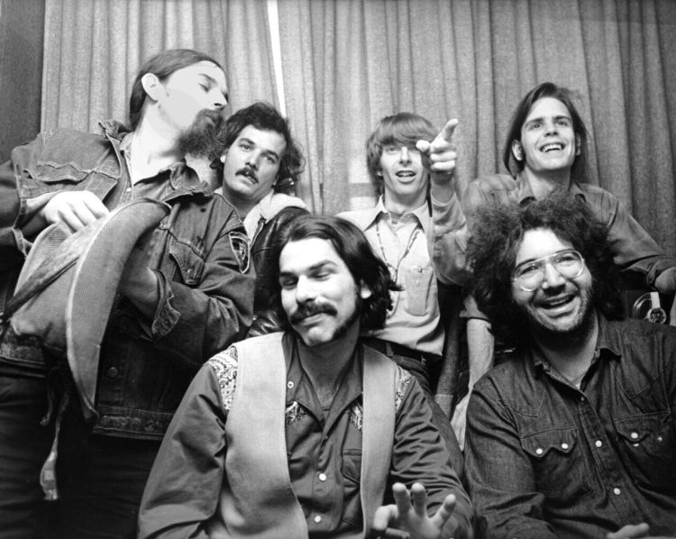 10 Best Grateful Dead Songs of All Time - Singersroom.com