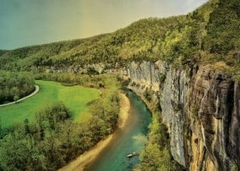 10 Famous Singers from Arkansas